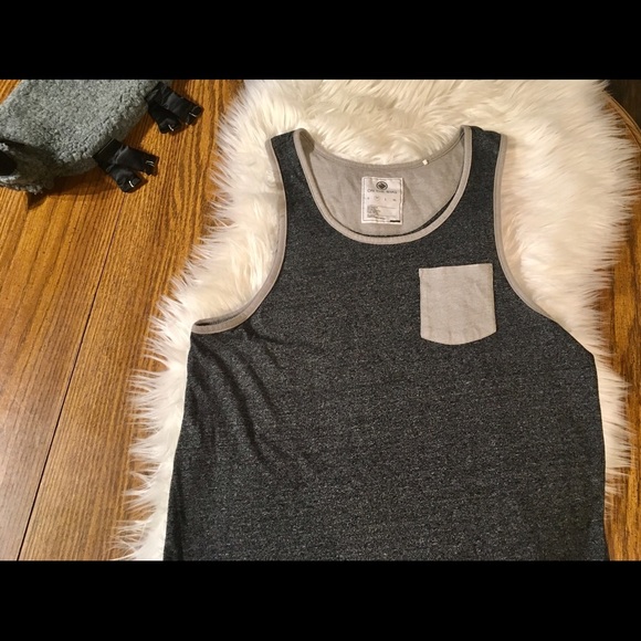 ON THE BYAS tank / medium /Like new - Picture 3 of 5